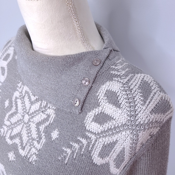 Alfred Dunner Snowflake Sweater Small Gray Metallic Turtleneck Holiday Christmas - Picture 4 of 13